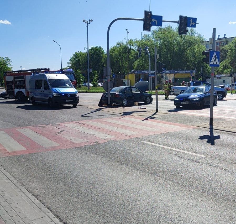 [AKTUALIZACJA] Zderzenie dwóch samochodów w Rzeszowie. Trzy osoby ranne - Polskie Radio Rzeszów