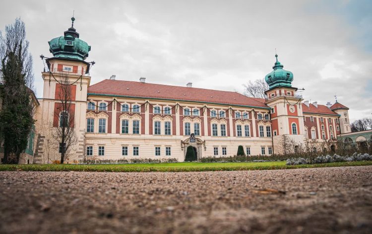 Ułańska tradycja w&nbsp;Łańcucie. Pokazy i&nbsp;turniej w&nbsp;dawnej ujeżdżalni