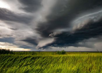 IMGW ostrzega przed&nbsp;burzami na&nbsp;Podkarpaciu. Możliwy grad i&nbsp;porywisty wiatr
