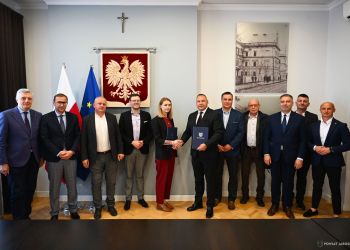 Umowa na&nbsp;przebudowę drogi z&nbsp;Radymna do&nbsp;Chałupek Medyckich podpisana