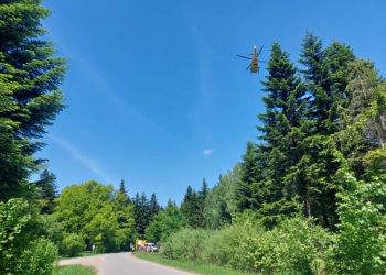 Wypadek w&nbsp;Ropiance. Dwie osoby ranne po&nbsp;zderzeniu motocykla z&nbsp;autem