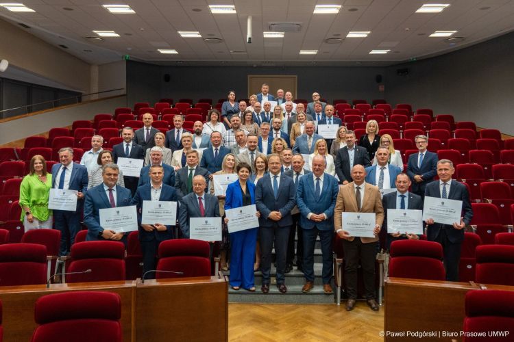 Ponad 1,3 mln zł na odnowę wsi na Podkarpaciu. Wsparcie otrzyma 67 gmin 1 - Polskie Radio Rzeszów Ponad 1,3 mln zł na odnowę wsi na Podkarpaciu. Wsparcie otrzyma 67 gmin