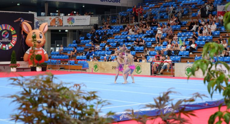 Światowa akrobatyka w Rzeszowie. Trwa Puchar Świata i ACRO CUP 1 - Polskie Radio Rzeszów Światowa akrobatyka w Rzeszowie. Trwa Puchar Świata i ACRO CUP