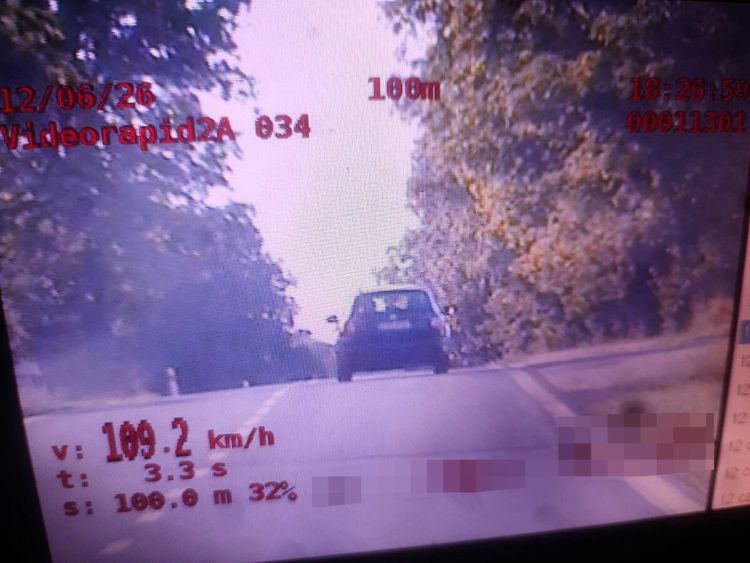 Pijany kierowca pędził przez Łężyny. Jechał 109 km/h w terenie zabudowanym 1 - Polskie Radio Rzeszów Pijany kierowca pędził przez Łężyny. Jechał 109 km/h w terenie zabudowanym