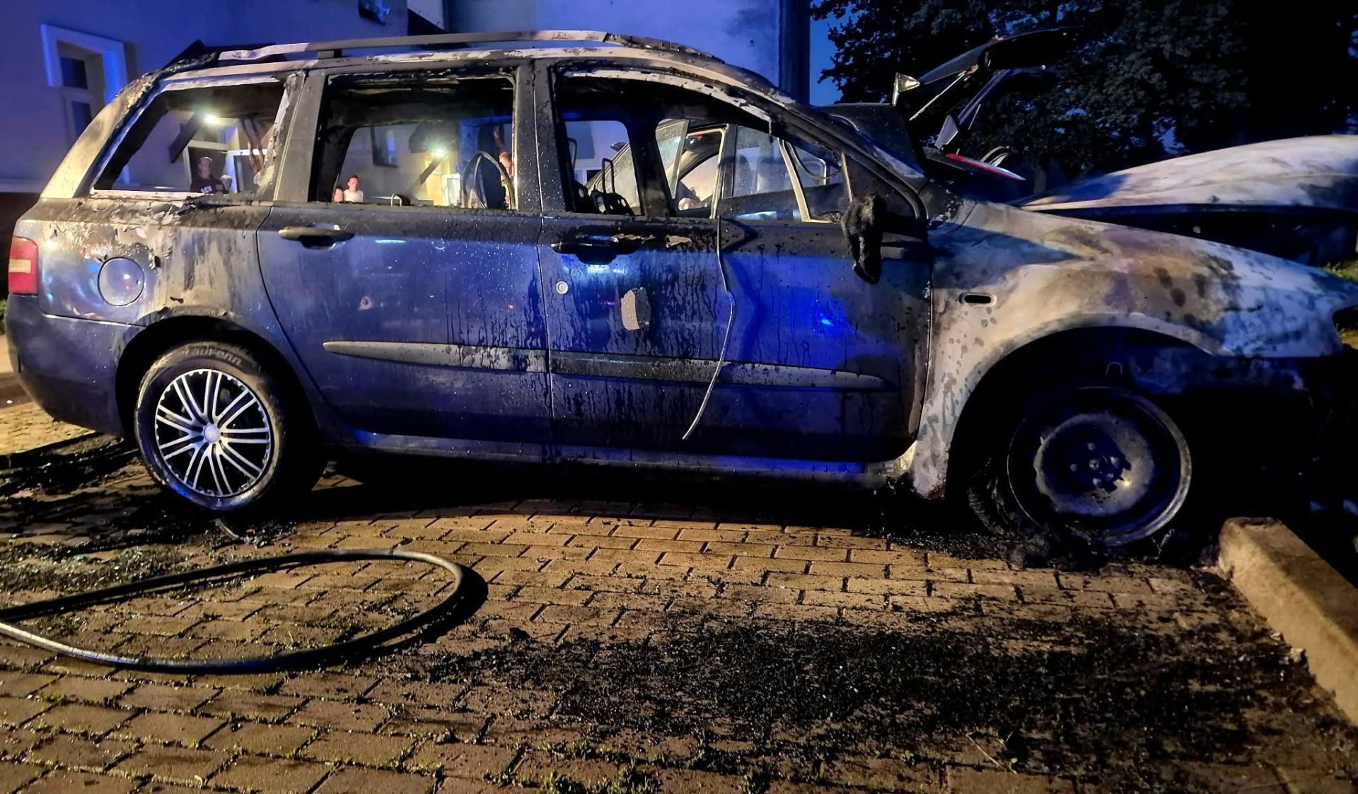 W Ulanowie spłonęło siedem aut, policja nie wyklucza podpalenia - Polskie Radio Rzeszów