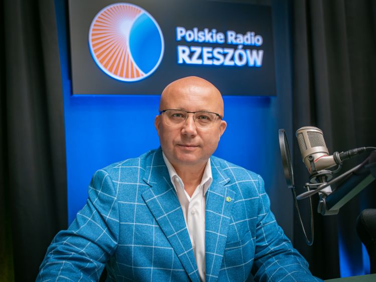 A. Dziedzic krytykuje decyzję w&nbsp;sprawie odebrania Zełenskiemu Orderu Orła Białego