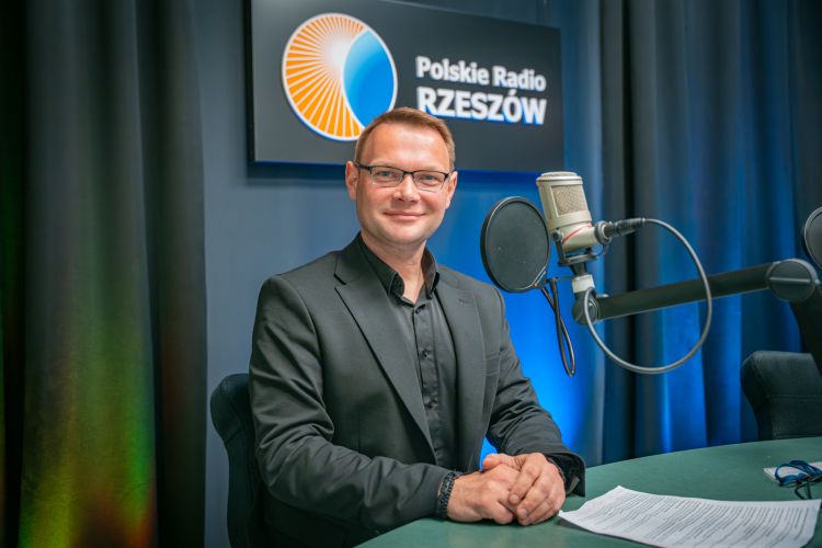 Wpływ AI na nawiązywanie relacji międzyludzkich 1 - Polskie Radio Rzeszów Wpływ AI na nawiązywanie relacji międzyludzkich