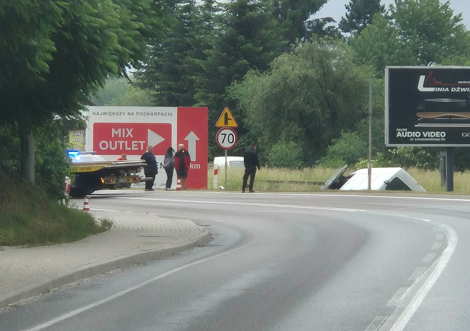 Dachowanie na DK19 i kolizja na A4. Poranne zdarzenia w regionie [AKTUALIZACJA] - Polskie Radio Rzeszów