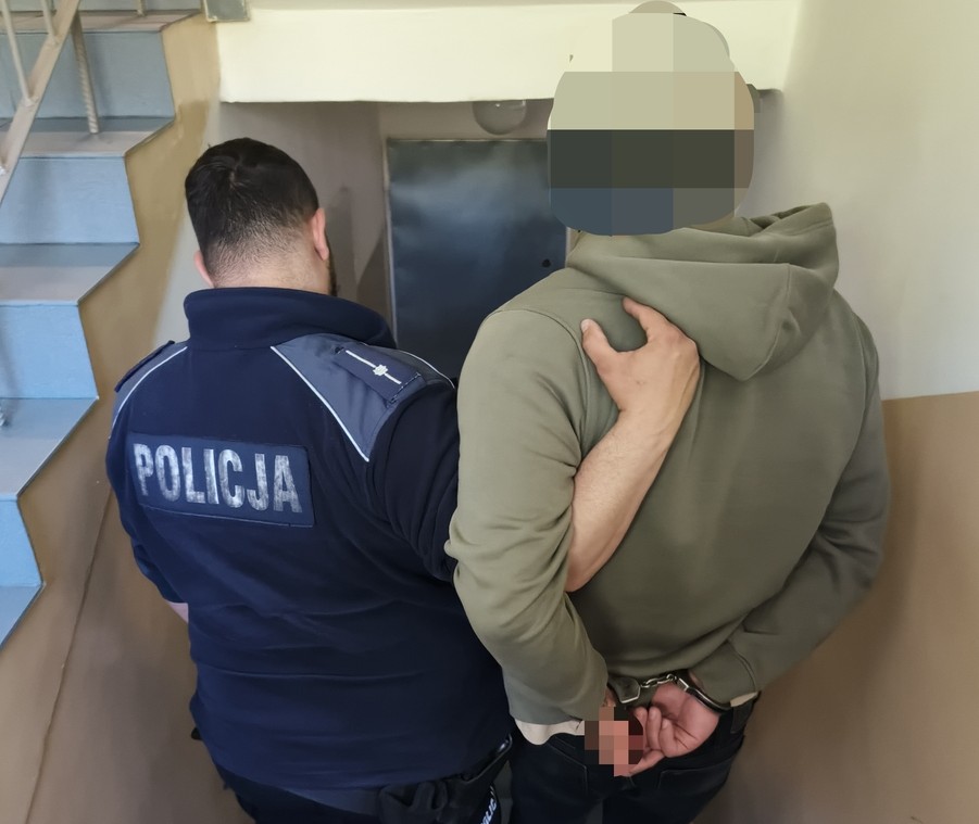 Dwa kilogramy klefedronu w samochodzie. Dwóch mężczyzn trafiło do aresztu - Polskie Radio Rzeszów