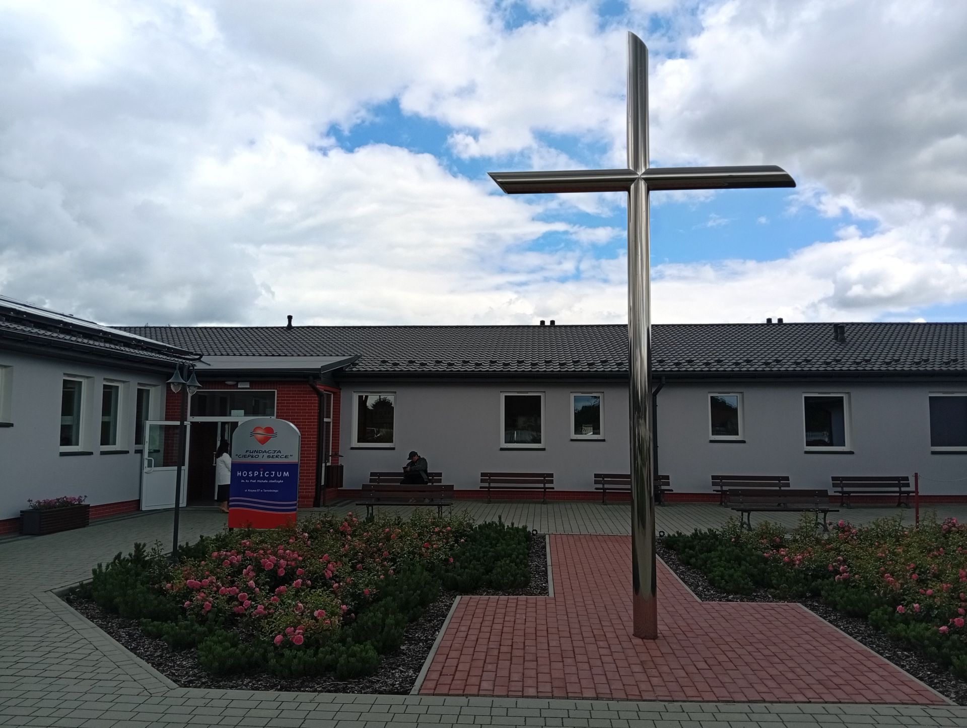 Nowe hospicjum w Tarnobrzegu. Na razie będzie tu centrum rehabilitacyjne 2 - Polskie Radio Rzeszów Nowe hospicjum w Tarnobrzegu. Na razie będzie tu centrum rehabilitacyjne - Polskie Radio Rzeszów