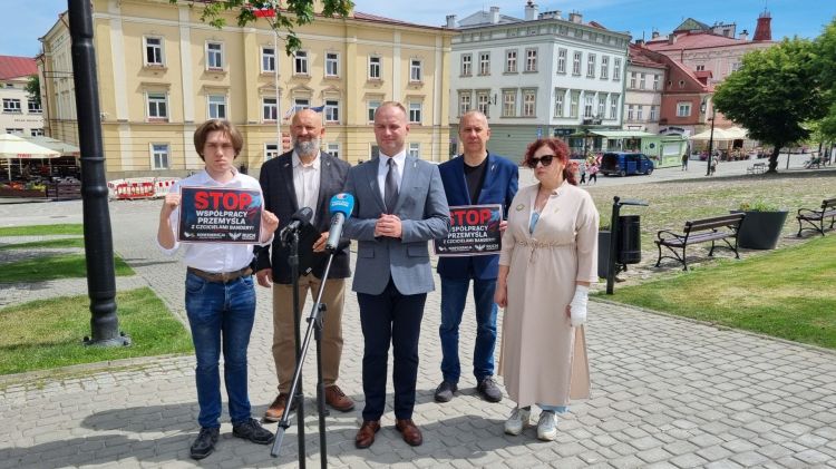 Konfederacja w&nbsp;Przemyślu apeluje do&nbsp;radnych. Chodzi o&nbsp;decyzję prezydenta Ukrainy
