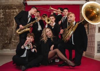 Maja Golec otwiera nowy rozdział. Najnowszy singiel to&nbsp;początek muzycznej drogi z&nbsp;Backstage Brassband
