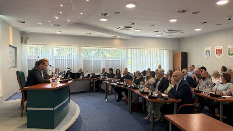 Mieszkańcy Rzochowa protestują przeciwko strefie gospodarczej. Zebrali już blisko tysiąc podpisów - Polskie Radio Rzeszów