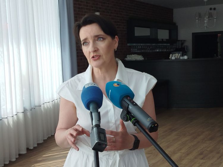 Ministra ds. polityki senioralnej odwiedziła Krosno. Bon senioralny i opieka domowa - Polskie Radio Rzeszów