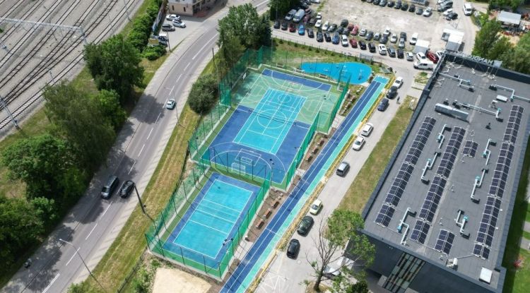 Nowe boiska sportowe przy VIII LO w Rzeszowie już gotowe 1 - Polskie Radio Rzeszów Nowe boiska sportowe przy VIII LO w Rzeszowie już gotowe