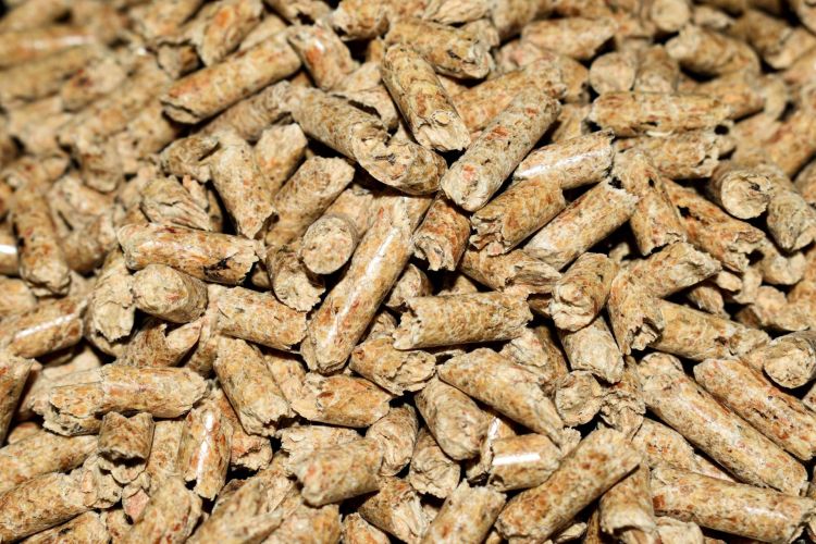Oszustwo przy sprzedaży pelletu. Prokuratura w&nbsp;Lesku wszczęła śledztwo