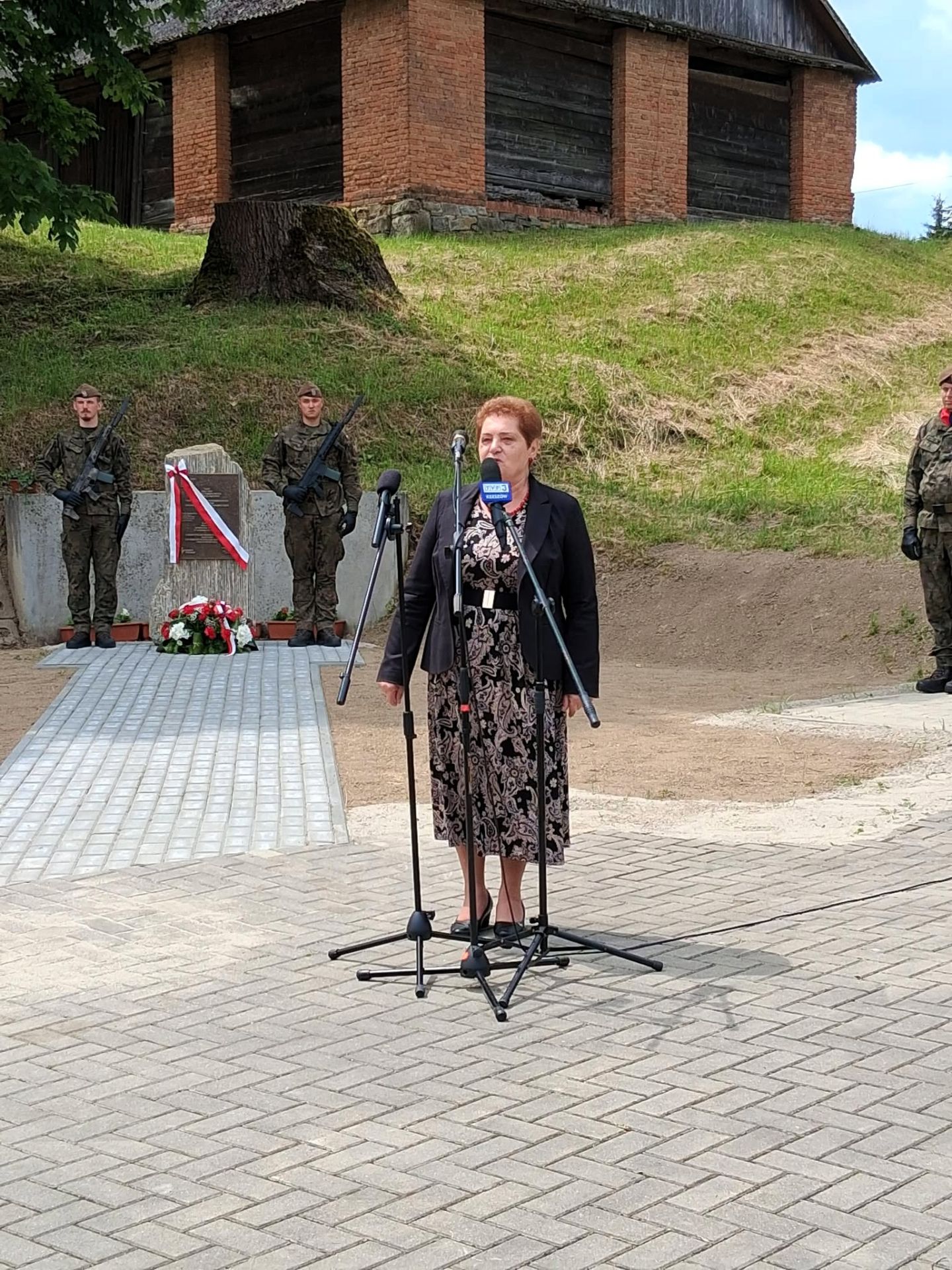Pamięć o odwadze. Rozalia Socha upamiętniona w Woli Rafałowskiej - Polskie Radio Rzeszów