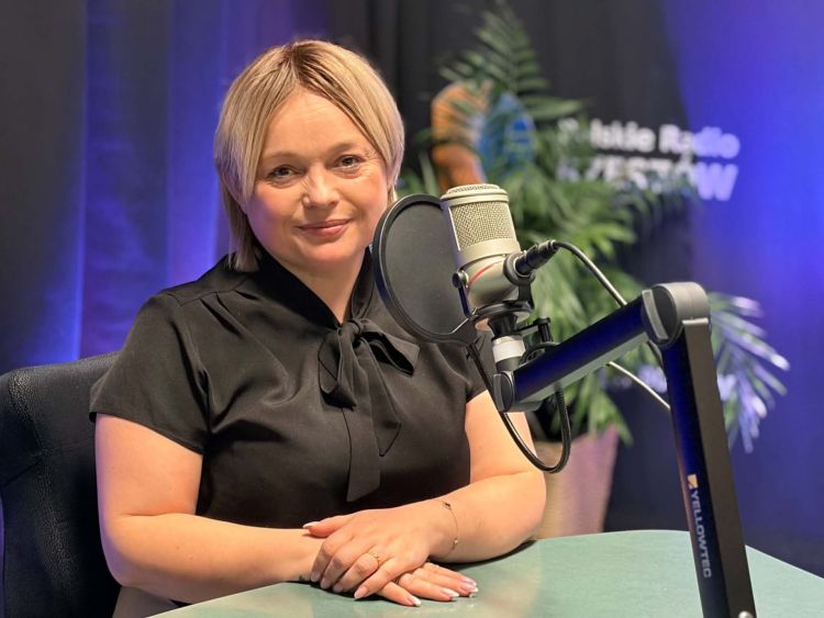 Pasja i pracowitość drogą do sukcesu. Urszula Sobol w audycji „Między ciszą a ciszą” 1 - Polskie Radio Rzeszów Pasja i pracowitość drogą do sukcesu. Urszula Sobol w audycji „Między ciszą a ciszą”