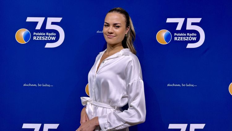 Piękno, pasja i determinacja. Rozmowa z Kingą Pałką, finalistką Miss Polski 1 - Polskie Radio Rzeszów Piękno, pasja i determinacja. Rozmowa z Kingą Pałką, finalistką Miss Polski