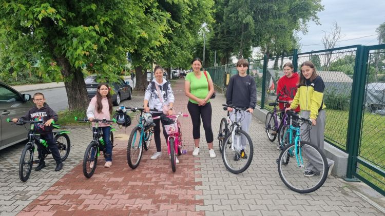Pierwsze rowery z akcji „RoveroveLove” trafiły do dzieci i młodzieży 1 - Polskie Radio Rzeszów Pierwsze rowery z akcji „RoveroveLove” trafiły do dzieci i młodzieży