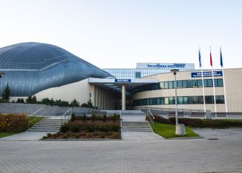 Politechnika Rzeszowska zyska centrum badań nad dronami 2 - Polskie Radio Rzeszów Podkarpackie uczelnie rozpoczęły rekrutację. Są nowe kierunki i tysiące miejsc