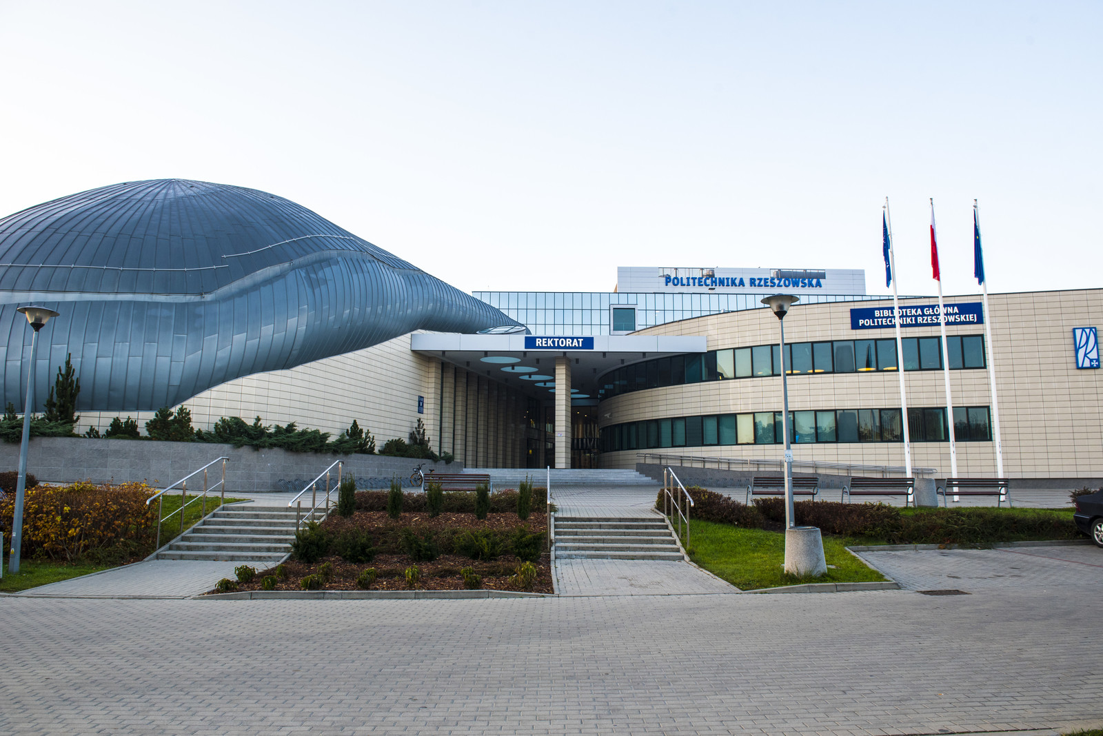 Podkarpackie uczelnie rozpoczęły rekrutację. Są nowe kierunki i tysiące miejsc - Polskie Radio Rzeszów