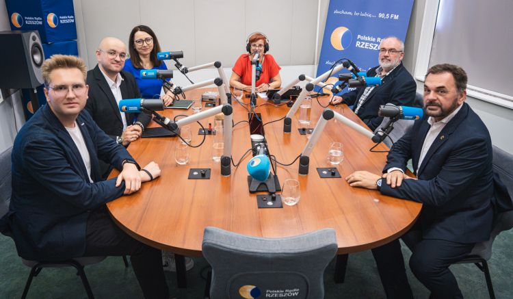 Politycy komentują decyzję Karola Nawrockiego wobec Zełenskiego 1 - Polskie Radio Rzeszów Politycy komentują decyzję Karola Nawrockiego wobec Zełenskiego