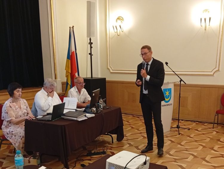 Prezydent Tarnobrzega z&nbsp;wotum zaufania i&nbsp;absolutorium