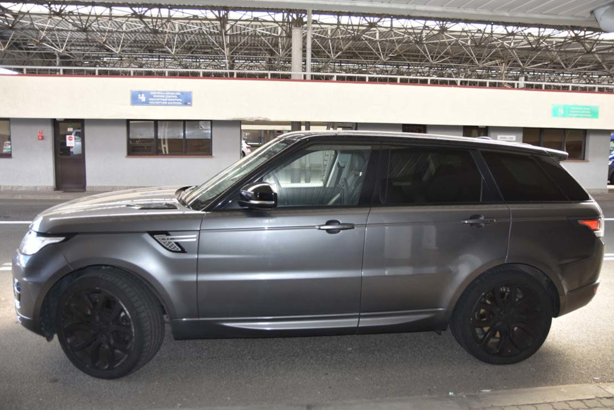 Range Rover i części z kradzionych Audi zatrzymane na granicy w Korczowej 3 - Polskie Radio Rzeszów Range Rover i części z kradzionych Audi zatrzymane na granicy w Korczowej - Polskie Radio Rzeszów
