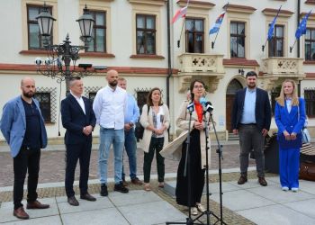 Referendum w Rzeszowie? Ruch miejski zachęca mieszkańców do zbierania podpisów 7 - Polskie Radio Rzeszów Referendum w Rzeszowie? Ruch miejski zachęca mieszkańców do zbierania podpisów