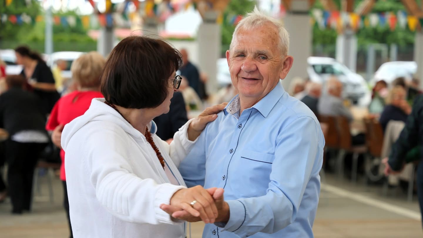 Seniorzy przejęli klucze do miasta. Trwają VI Senioralia w Sędziszowie Małopolskim - Polskie Radio Rzeszów