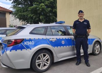 Uciekła boso ze&nbsp;szpitala. Policjant odnalazł 31-latkę po&nbsp;kilkudziesięciu minutach
