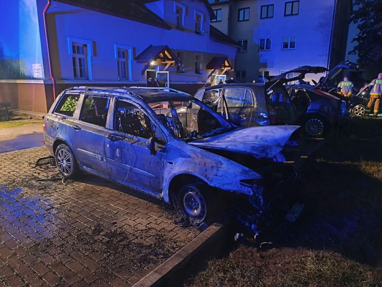 W&nbsp;Ulanowie spłonęło siedem aut, policja nie&nbsp;wyklucza podpalenia