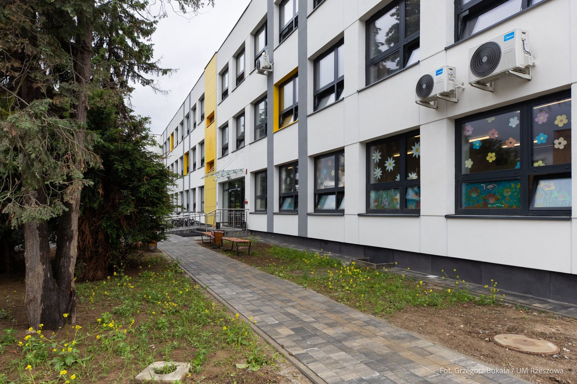 Zakończyła się rozbudowa Szkoły Podstawowej nr 21 przy ul. Miodowej w Rzeszowie 4 - Polskie Radio Rzeszów Zakończyła się rozbudowa Szkoły Podstawowej nr 21 przy ul. Miodowej w Rzeszowie - Polskie Radio Rzeszów