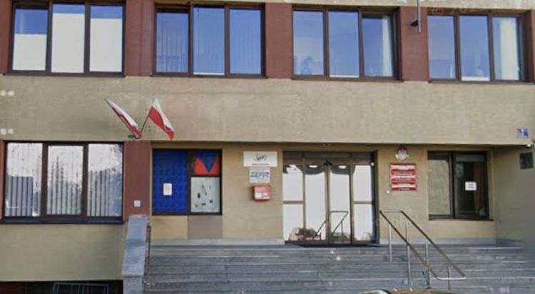 Załatwiasz sprawę przy ul.&nbsp;Geodetów? Wejście główne jest zamknięte