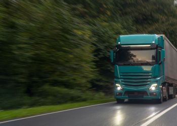 Pożar hamulców w ciężarówce na DK19. Motocyklista przygnieciony przez pojazd 2 - Polskie Radio Rzeszów Pożar hamulców w ciężarówce na DK19. Motocyklista przygnieciony przez pojazd