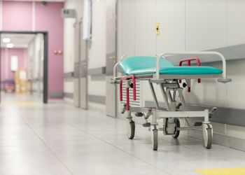 Pielęgniarki i&nbsp;położne z&nbsp;Dębicy czekają na&nbsp;odpowiedź w&nbsp;sprawie połączenia szpitali