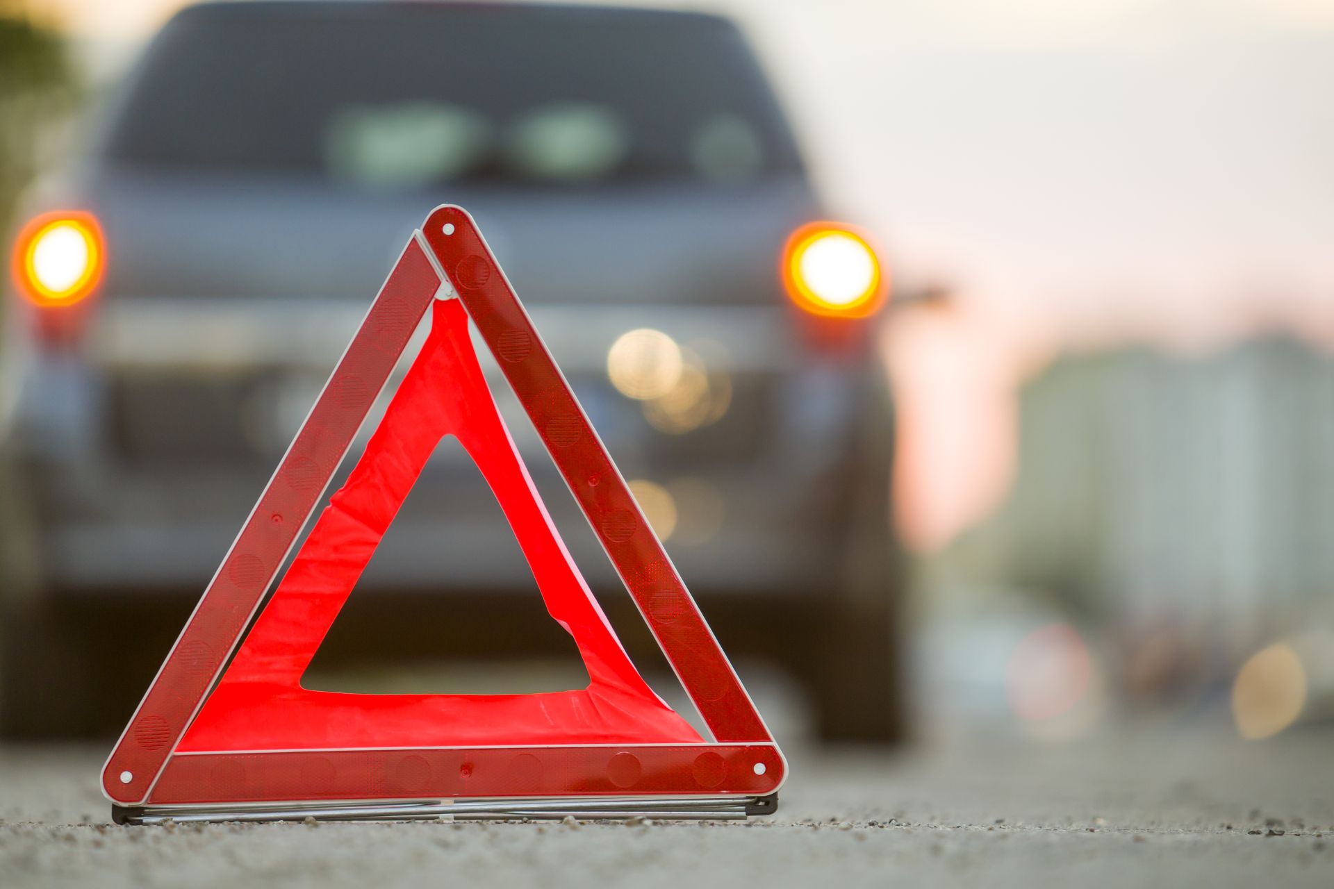 Zablokowana DK 9 po zderzeniu busa z samochodem w Nowej Dębie, dwie osoby w szpitalu [AKTUALIZACJA] - Polskie Radio Rzeszów