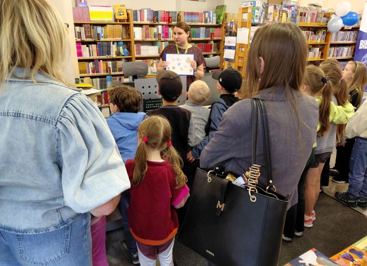 „Książka w plenerze” w Rzeszowie. Biblioteka zaprasza dzieci i młodzież na Bulwary 1 - Polskie Radio Rzeszów „Książka w plenerze” w Rzeszowie. Biblioteka zaprasza dzieci i młodzież na Bulwary