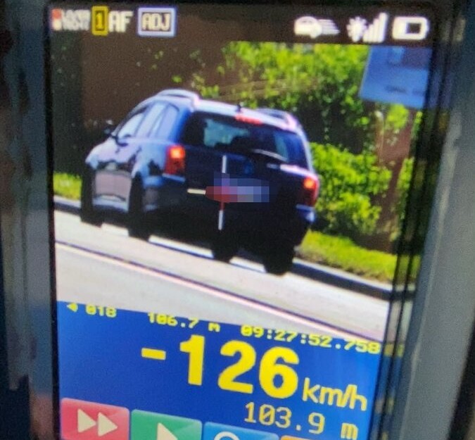 126 km/h w&nbsp;terenie zabudowanym. Kierowca Toyoty uciekał przed&nbsp;policją