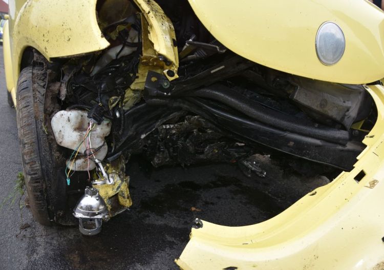 18-letnia kierująca straciła panowanie nad autem. LPR przetransportował dziecko do szpitala 2 - Polskie Radio Rzeszów 18-letnia kierująca straciła panowanie nad autem. LPR przetransportował dziecko do szpitala - Polskie Radio Rzeszów