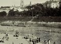 Puste plaże nad&nbsp;Sanem w&nbsp;Przemyślu. Zobacz, jak dawniej wyglądał wypoczynek nad&nbsp;rzeką