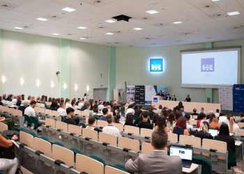 AI Sherlocks wygrał minihackathon w Rzeszowie. Studenci stworzyli narzędzie do walki z greenwashingiem 6 - Polskie Radio Rzeszów AI Sherlocks wygrał minihackathon w Rzeszowie. Studenci stworzyli narzędzie do walki z greenwashingiem