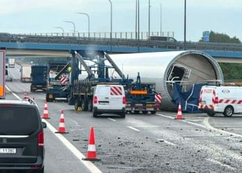 [AKTUALIZACJA] Utrudnienia na&nbsp;A4 w&nbsp;Terliczce mogą potrwać do&nbsp;jutra (11.07). Część turbiny wiatrowej wypadła z&nbsp;ciężarówki