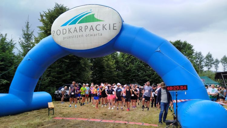 Bieg w Bieszczadach dla Krystiana. Sport i solidarność w Dwerniku 1 - Polskie Radio Rzeszów Bieg w Bieszczadach dla Krystiana. Sport i solidarność w Dwerniku