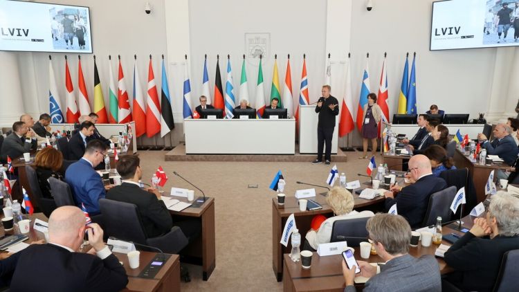 Delegacja państw OBWE z wizytą we Lwowie 1 - Polskie Radio Rzeszów Delegacja państw OBWE z wizytą we Lwowie