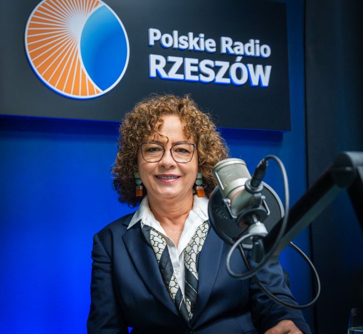 Elżbieta Burkiewicz dołączyła do partii Unia Centrum. „To stworzenie nowej formacji politycznej” 1 - Polskie Radio Rzeszów Elżbieta Burkiewicz dołączyła do partii Unia Centrum. „To stworzenie nowej formacji politycznej”