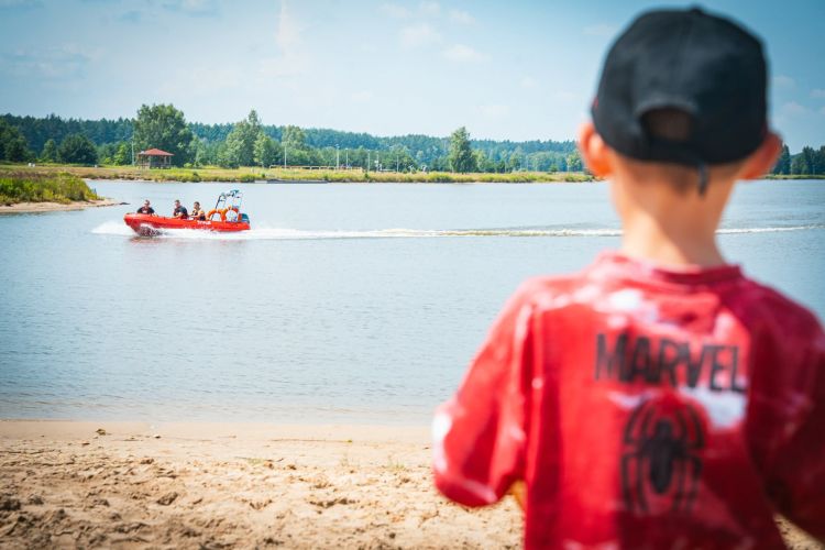 Kąpielisko w Podwolinie znów otwarte. Sanepid odwołał zakaz kąpieli 1 - Polskie Radio Rzeszów Kąpielisko w Podwolinie znów otwarte. Sanepid odwołał zakaz kąpieli