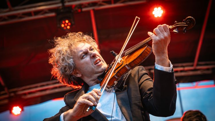 Energetyczny koncert zespołu VOŁOSI na Festiwalu Folkowisko 1 - Polskie Radio Rzeszów Energetyczny koncert zespołu VOŁOSI na Festiwalu Folkowisko