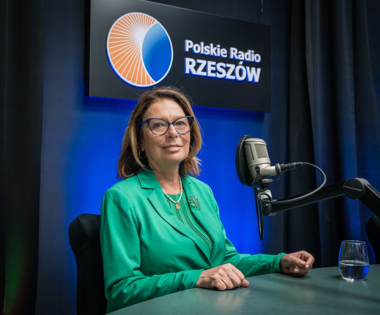 M. Kidawa-Błońska: Senat chce mocniej wspierać język i kulturę 1 - Polskie Radio Rzeszów M. Kidawa-Błońska: Senat chce mocniej wspierać język i kulturę